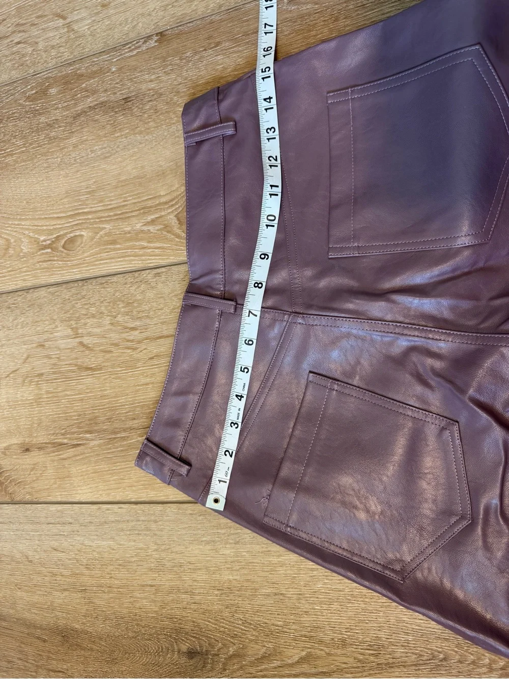 Le Lis faux leather straight-leg pants purple/lavender shade size Small
